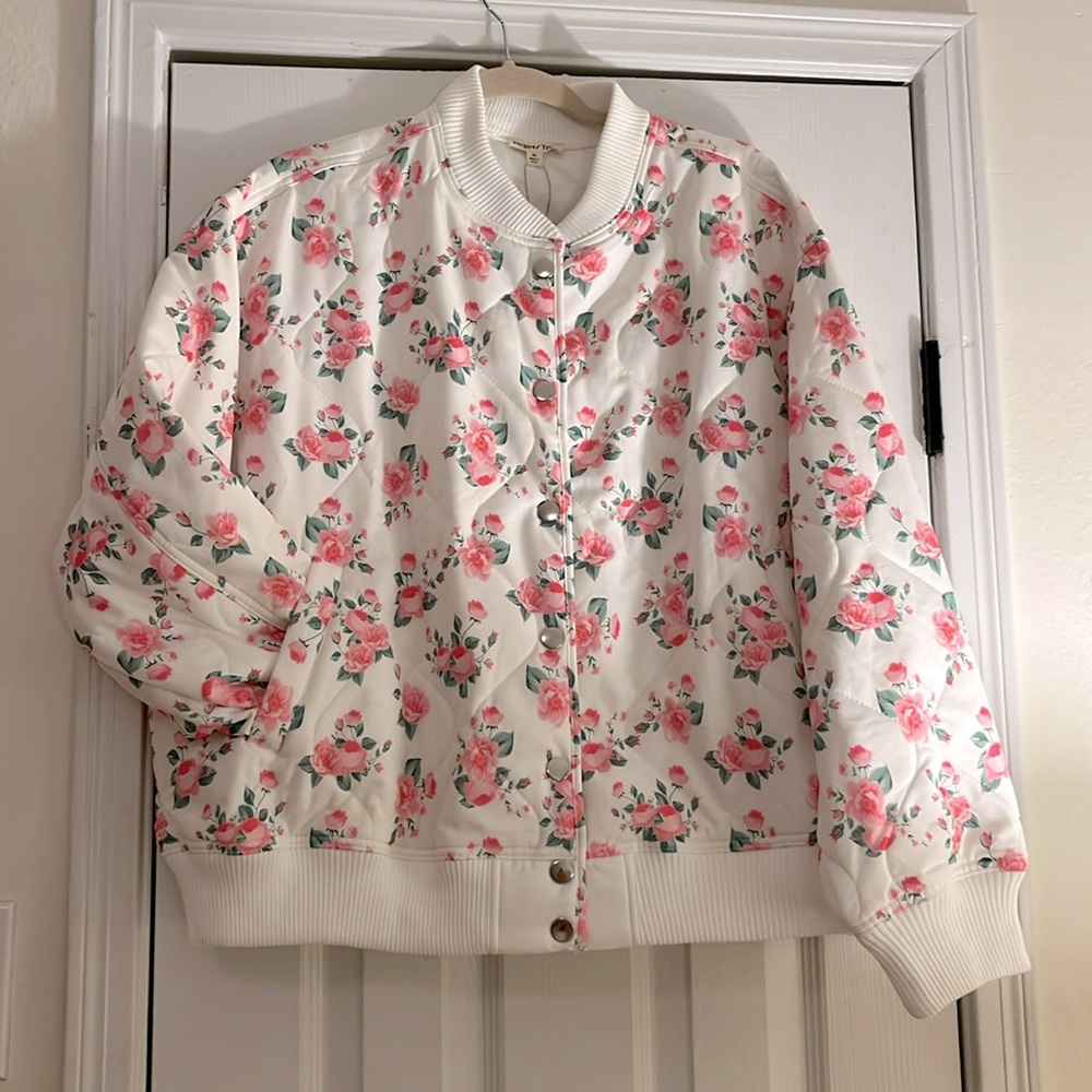 NWT Main Strip white and pink roses quilted jacket/coat size medium